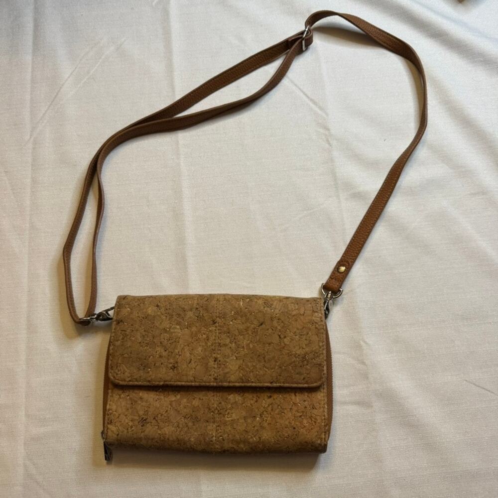 Jewell by Thirty One Cork Crossbody Bag Clutch with Removable Strap Wine Theme